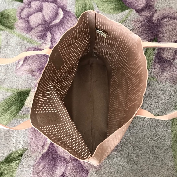 Neiman Marcus State of Escape Perforated Tote Bag - Picture 4 of 13